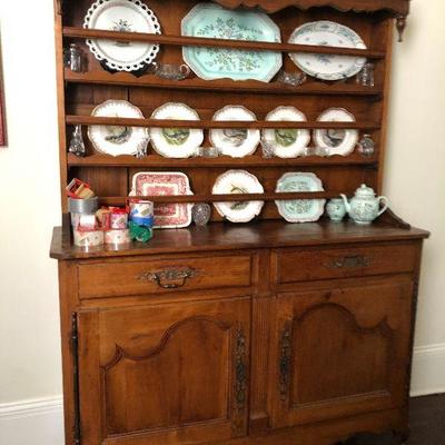 https://www.ebay.com/itm/114294890070	PR125: French Provincial Style Carved Cherry Serving Side Board / Hutch / China Cabinet Estate Sale...