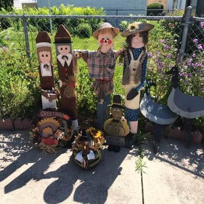 Thanksgiving Yard Art