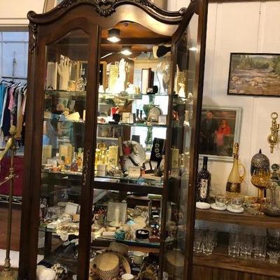 Vintage - display cabinet, glass shelves $950