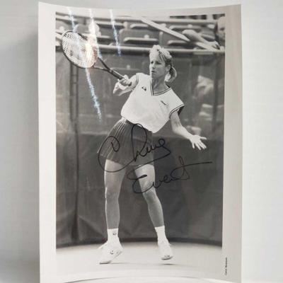 2412	

Photograph Signed By Chevy Evert - Not Authenticated
Measures Approx 8"x11"