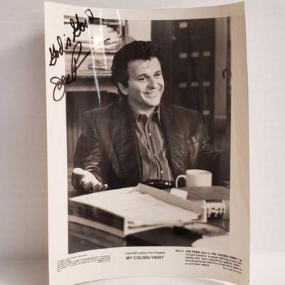 2411	

Photograph Signed By Joe Pesci- Not Authenticated
Measures Approx 8