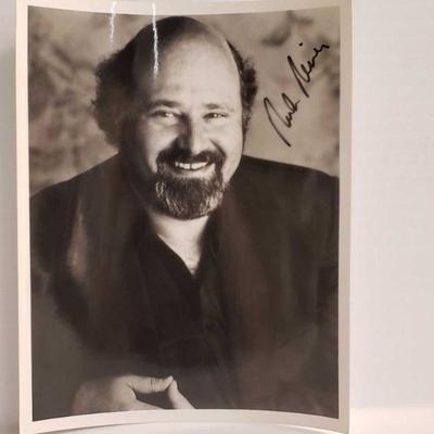 2414	

Photograph Signed By Robert Reiner - Not Authenticated
Measures Approx 8