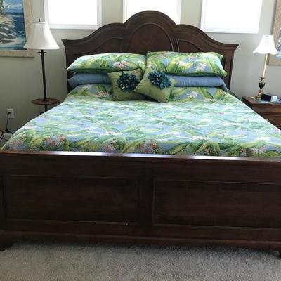 King size bed with box spring and mattress $395