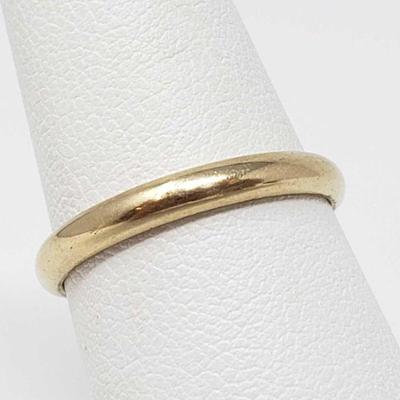 731	
14k Gold Band, 2.6g
Weighs Approx 2.6g. Size 7.5.
OS20-004968.7. 2/4.