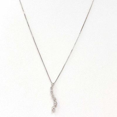 635	
14k Gold Necklace With Diamond Journey Pendant, 1.8g
Weighs Approx 1.8g, measures approx 18
