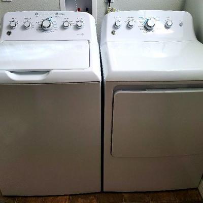 Like new GE washer dryer 4.5 cu ft