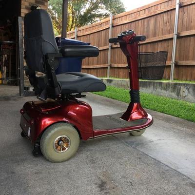 Companion II Scooter - 3-wheel scooter in excellent condition, front basket, rear oxygen tank holder (removable), taillights, headlight,...