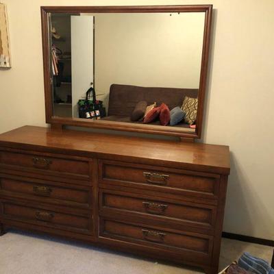 Antique Dresser - Bassett Furniture - HEAVY & sturdy - $200