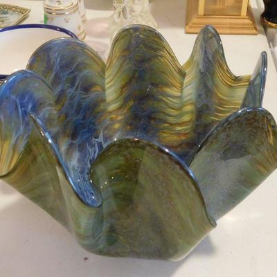 Thomas P. Kelly Art Glass Bowl