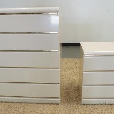 1045	BROYHILL MODERN 5 DRAWER DRESSER AND 3 DRAWER NIGHT STAND. WHITE LACQUER WITH BRASS TRIM
