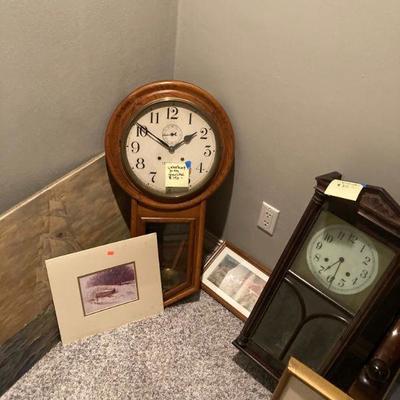 2 wall clocks