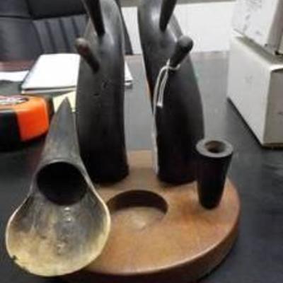 Horn ashtray with pipe rack