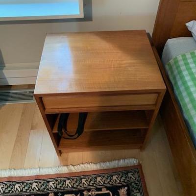 HofD Side Table/Night Stand 16