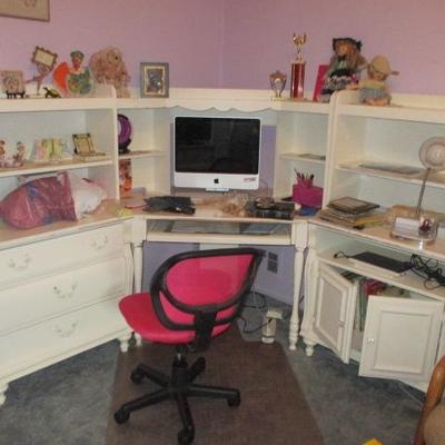Bedroom Suite Complete ~ Corner Desk 