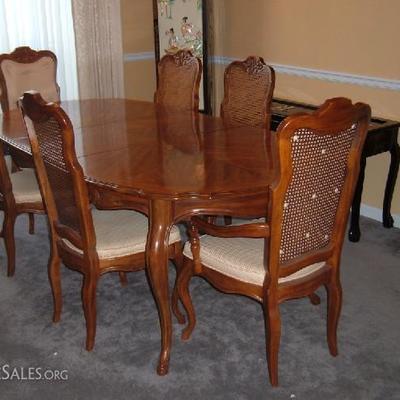 Drexel French Provincial  Double Leaf Table, 6 Chairs
