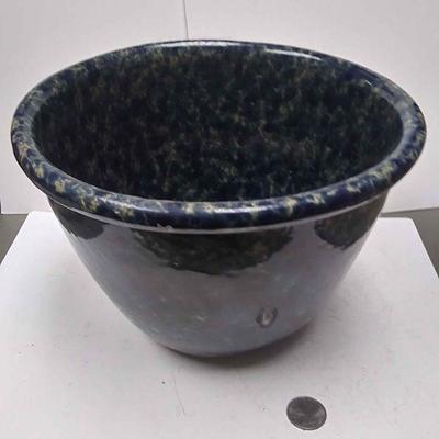 https://www.ebay.com/itm/124270027510	WL3050 USED BENNINGTON POTTERY COBALT BLUE AGATE LARGE MIXING BOWL #1877 9 INCH DIA. TOP, 6 1/2...