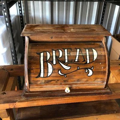 LAN9925 https://www.ebay.com/itm/114315467993 LAN9925: Vintage Bread Box Local Pickup Auction  Starts After 6PM 07/22/2020 