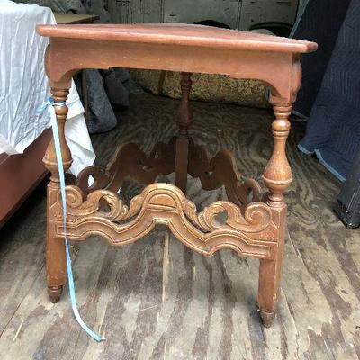 LAN9929 https://www.ebay.com/itm/114315475110 LAN9929: Antique 3 Sided Wood Table Local Pickup Auction  Starts After 6PM 07/22/2020 