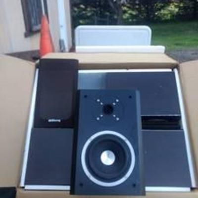 4 QiSheng speakers with covers in original box untested