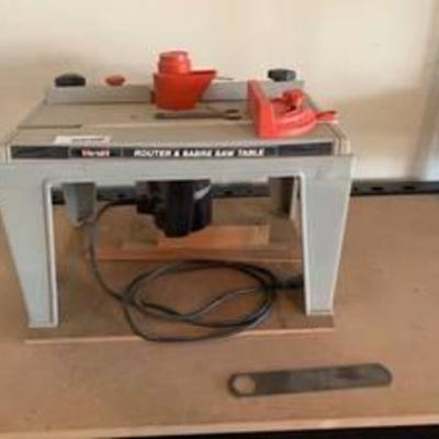 Hirsch Router Table with Black & Decker Router Tool