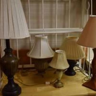 #Lot of 5 Lamps, Table to Nightstand Size