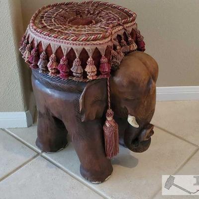 314	
Carved Wooden Elephant Stool
Measures approx 16