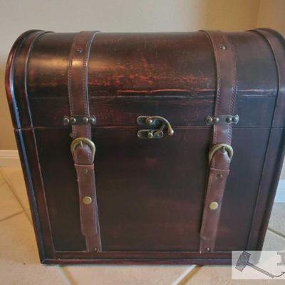 312	
Wooden Trunk
Measures approx 13