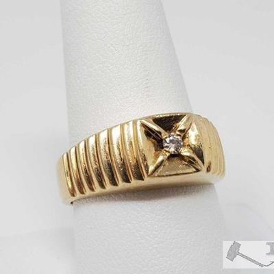 101	
14k Gold Diamond Ring, 7.67g
Weighs Approx 7.67g, Size Approx 10, 1/32-1/16 CT Diamond