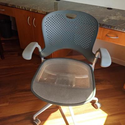 SOLD!! Office swivel chair $32