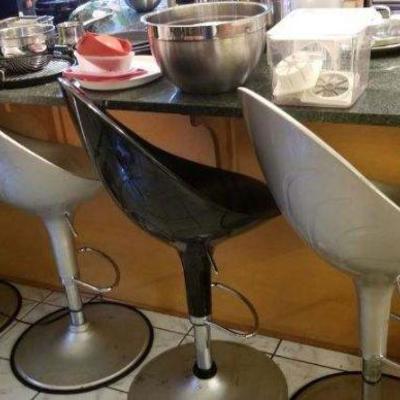 4 bar stools