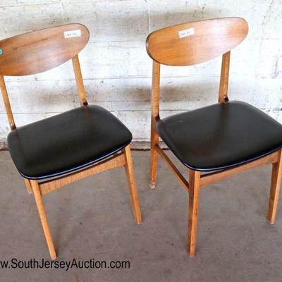 Lot: 459 - Pair of Danish Modern Mid Century side chairs

Pair of Danish Modern Mid Century side chairs

