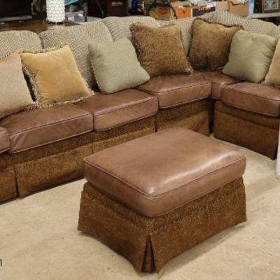 Lot: 442 - 4 piece QUALITY sectional sofa with queen size

4 piece QUALITY sectional with queen size sleeper with leather scatting...