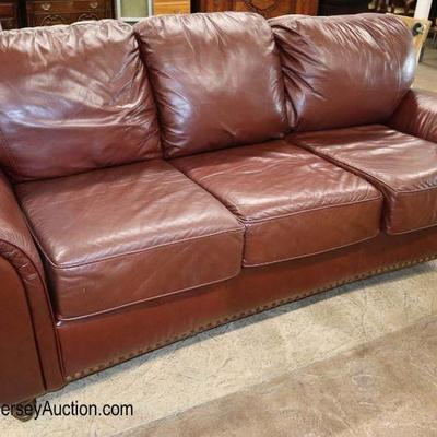 Lot: 655 - NICE QUALITY leather sofa in the antique

NICE QUALITY leather sofa in the antique Casablanca leather
