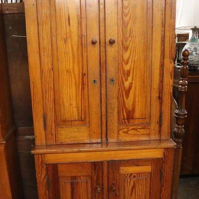 Lot: 583 - ANTIQUE Southern yellow pine 4 door step back

ANTIQUE Southern yellow pine 4 door step back country cupboard

