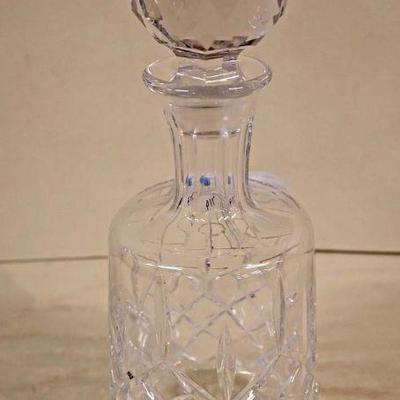Lot: 566 - Leaded crystal cut liquor decanter with stopper

Leaded crystal cut liquor decanter with stopper Great Quality
