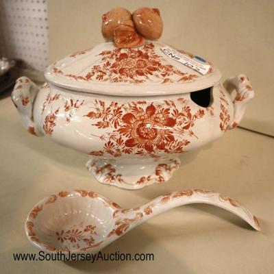 Lot: 562 - 2 piece Italian soup tureen with ladle made in

2 piece Italian soup tureen with ladle made in Italy
