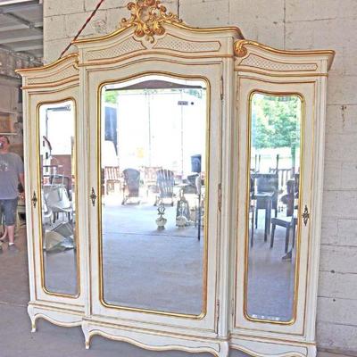 Lot: 455 - MAGNIFICENT ANTIQUE 3 door French armoire with all

MAGNIFICENT ANTIQUE 3 door French armoire with all original hardware and...