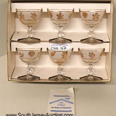 Lot: 529 - Set of Vintage 6 'Hostess' glassware by Libbey

Set of Vintage 6 'Hostess' glassware by Libbey glass gold tone leaf and glass...