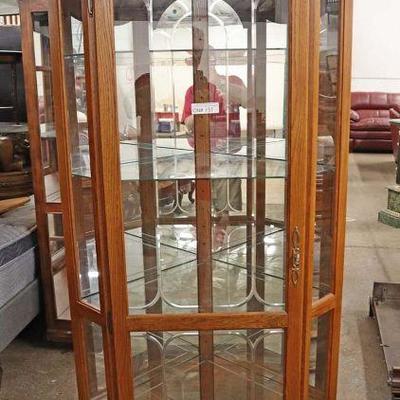 Lot: 586 - Traditional oak arched top etched glass mirror

Traditional oak arched top etched glass mirror back corner curio/display...
