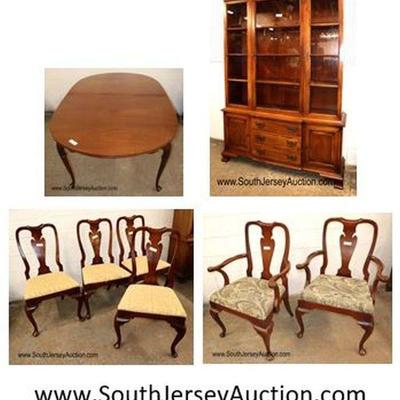 Lot: 682 - 8 piece SOLID Mahogany queen anne dining room set

8 piece SOLID Mahogany queen anne dining room set table has 6 chairs and 3...