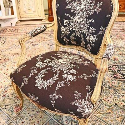 Lot: 417 - Antique style French carved medallion back paint

Antique style French carved medallion back paint distressed arm chair
