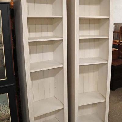 Lot: 591 - Pair of shabby chic style paint decorated open

Pair of shabby chic style paint decorated open front bookcases
