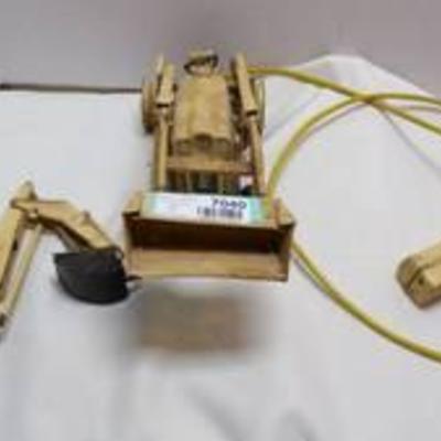 BATTERY OPERATED FORD TRACTOR WBACKHOE ATTACHMENT