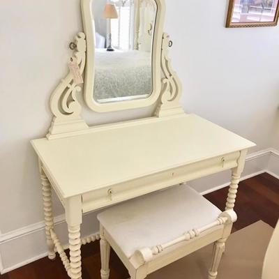 Lexington Furniture Betsy Cameron Collection vanity mirror and bench $395
40 X 20 X 60