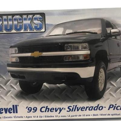 Revell 99 Chevy Silverado Pickup Model Kit