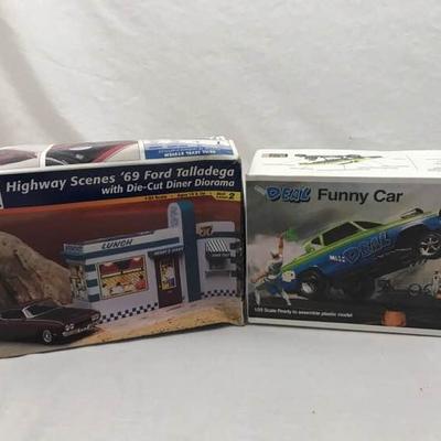 MissDeal Funny Car and 69 Ford Diorama Model Kits