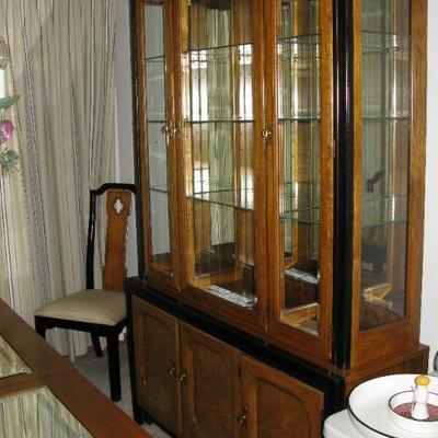 THOMASVILLE CHINA CABINET   BUY IT NOW $ 185.00