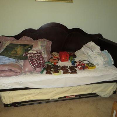 Wood Trundle Bed