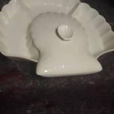 Beautiful Shell Shaped Chip and Dip Set