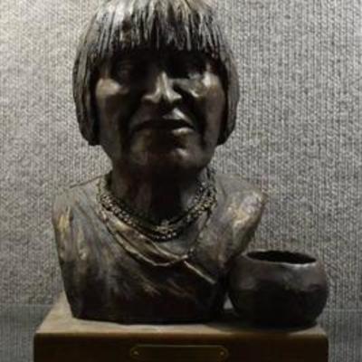 Vintage Native American Bust  Maria by Betsy Stone  Signed By Artist  12 Tall  -WILL SHIP